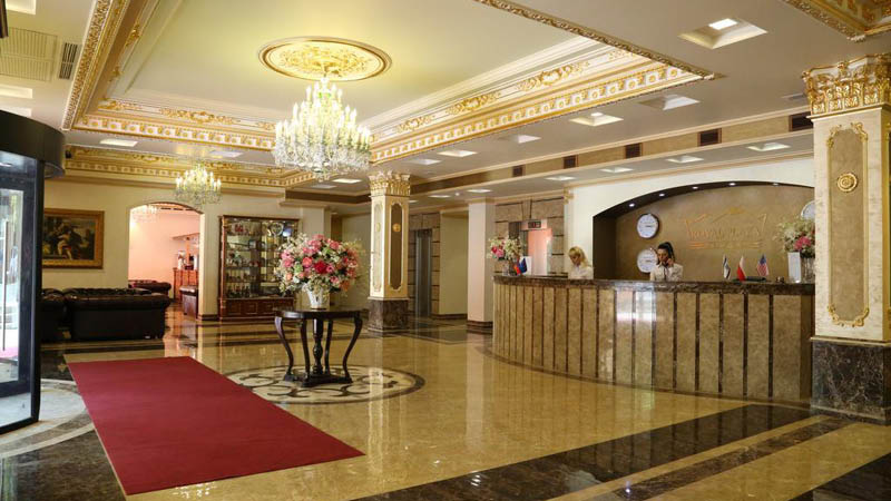 لابی هتل رویال پلازا ایروان.jpg